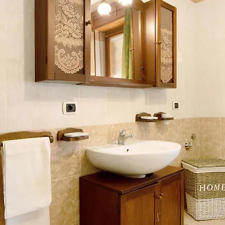 Glicine Apartament *