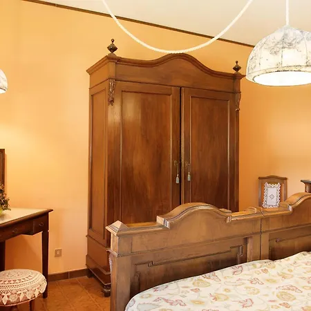 Апартаменты Glicine Cisterna d'Asti