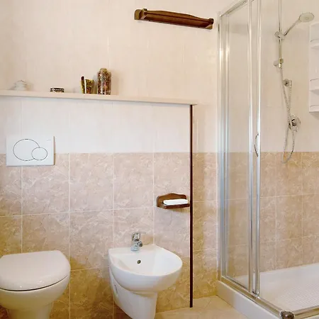 Апартаменты Glicine Cisterna d'Asti