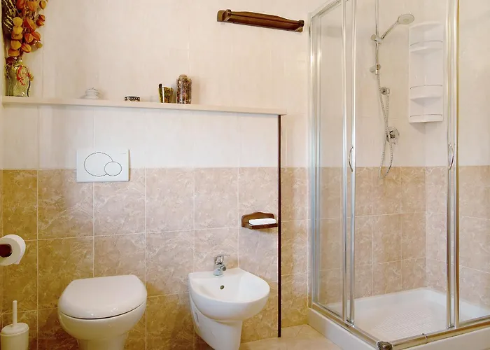 Glicine * Cisterna dʼAsti